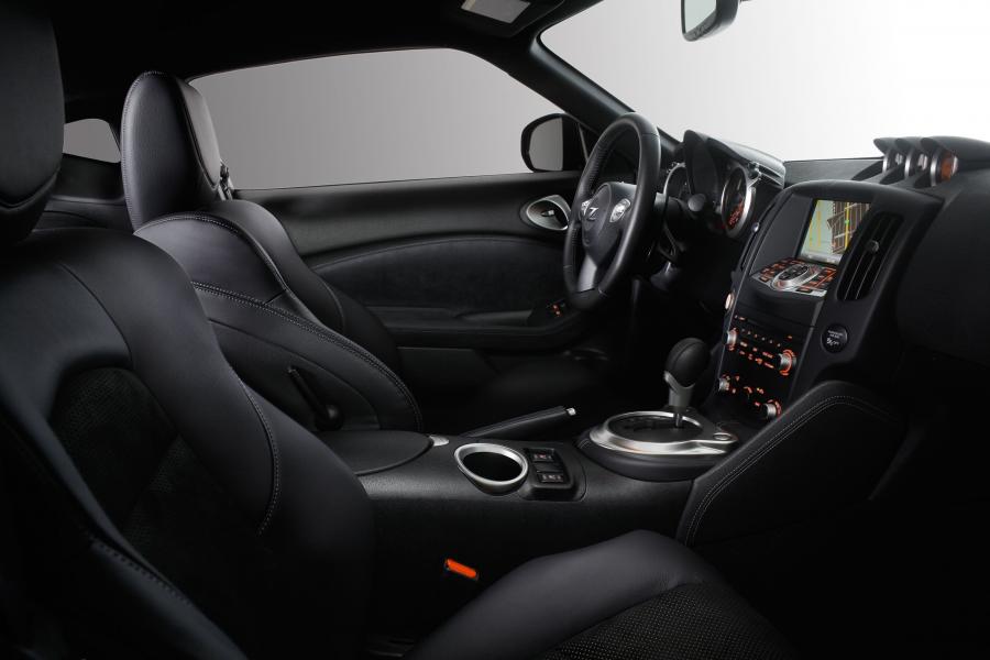  Nissan 370Z 2013 года  (фото 15 из 28)